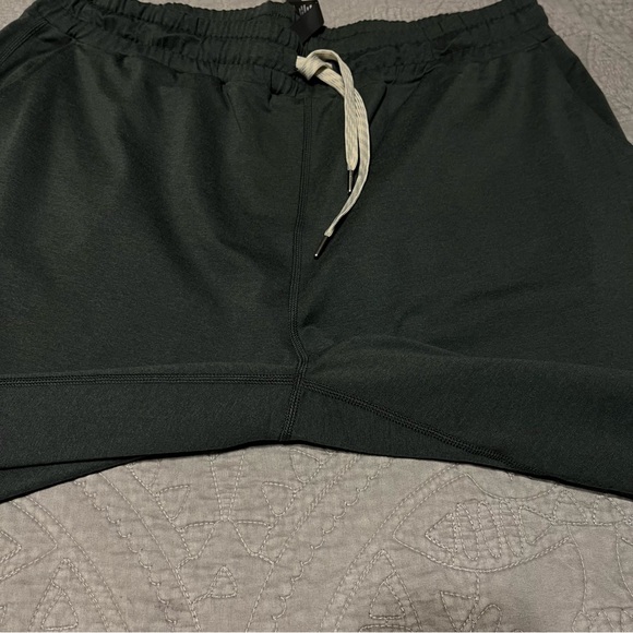 Vuori marsh green size large performance joggers - Picture 4 of 6